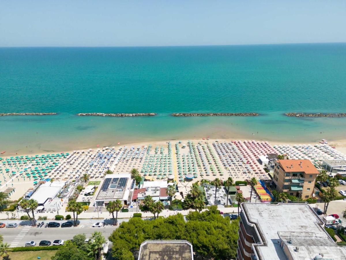 Hotel Velia Гроттамаре Экстерьер фото